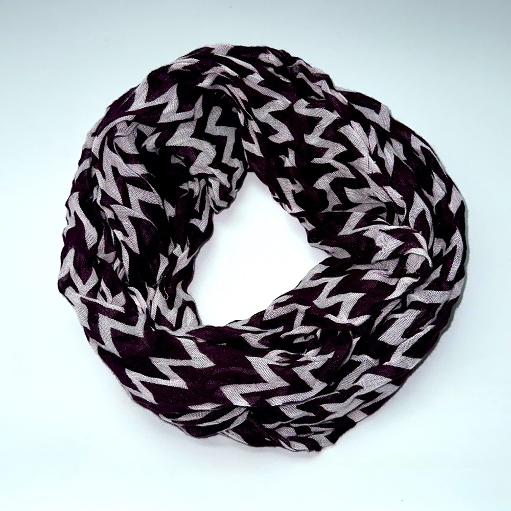 Charming Charlie Chevron Purple & White infinity scarf one Size.